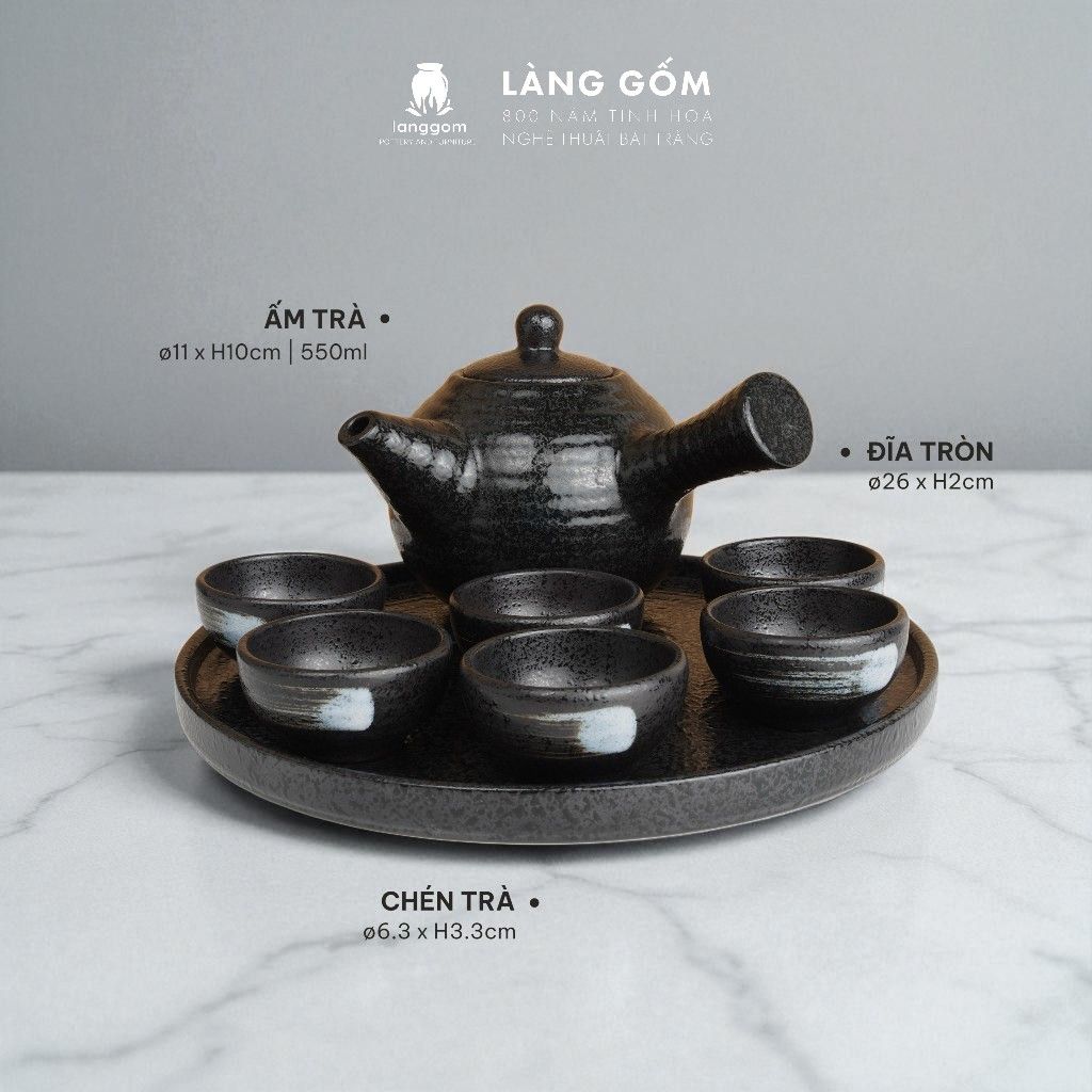  Bộ ấm chén quai chuôi màu đen sần có vệt 