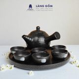  Bộ ấm chén quai chuôi màu đen sần có vệt 
