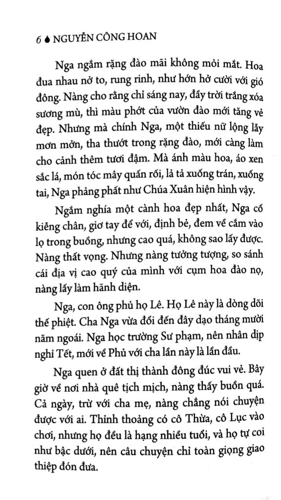 LÁ NGỌC CÀNH VÀNG