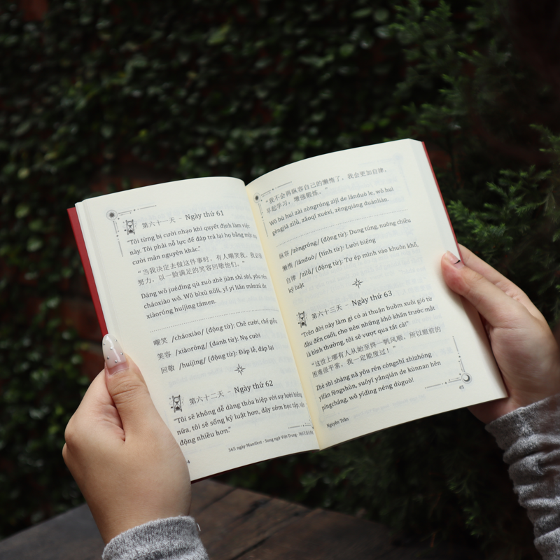 365 Ngày Manifest (Song Ngữ Việt Trung)