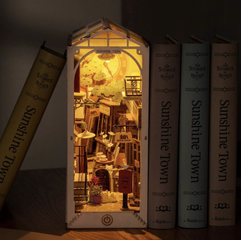 ĐCLR Thị Trấn Nắng Vàng TGB02 (Robotime)