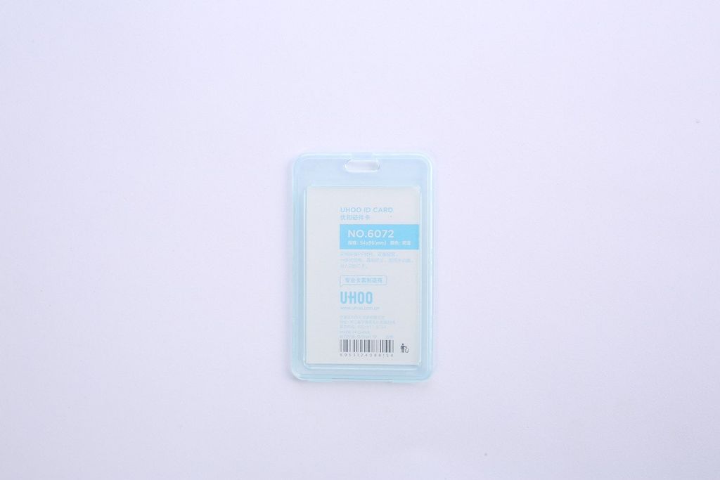 Bảng Tên Nhựa Kèm Dây Uhoo Dọc Xanh 6072