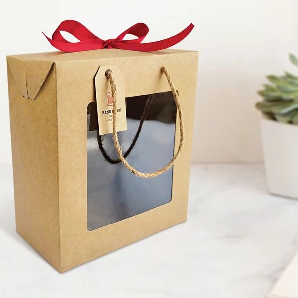 HỘP XẾP KRAFT QUAI XÁCH KÍNH - CAO 21 NGANG 19 SÂU 10 (0656-L.LAN)