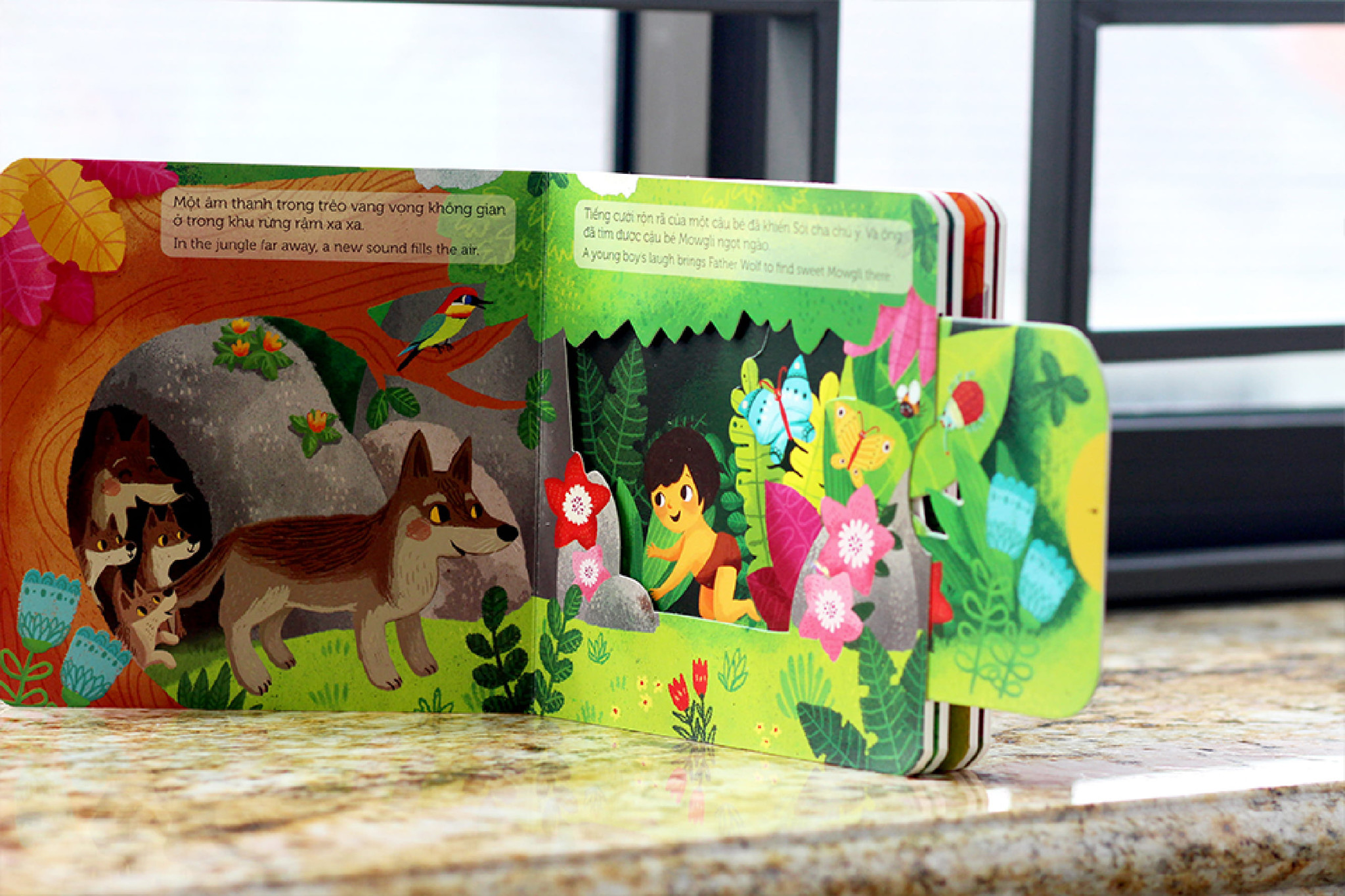 SÁCH CHUYỂN ĐỘNG-CẬU BÉ RỪNG XANH