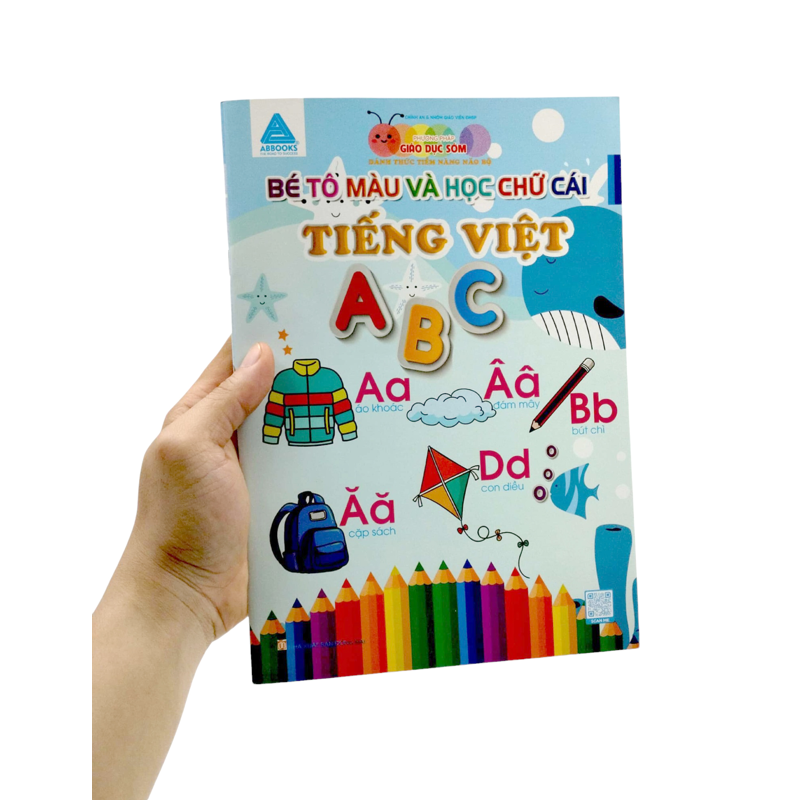 Bé Tô Màu Và Học Chữ Cái Tiếng Việt
