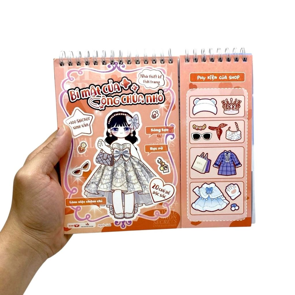 Bí Mật Công Chúa Nhỏ - Nhà Thiết Kế Thời Trang (+100 Sticker Xinh Xắn)
