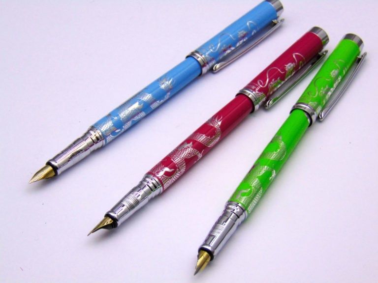 Bút Máy Ánh Dương 037