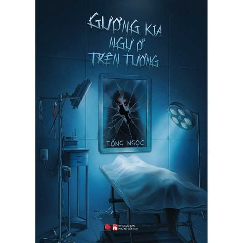Gương Kia Ngự Ở Trên Tường