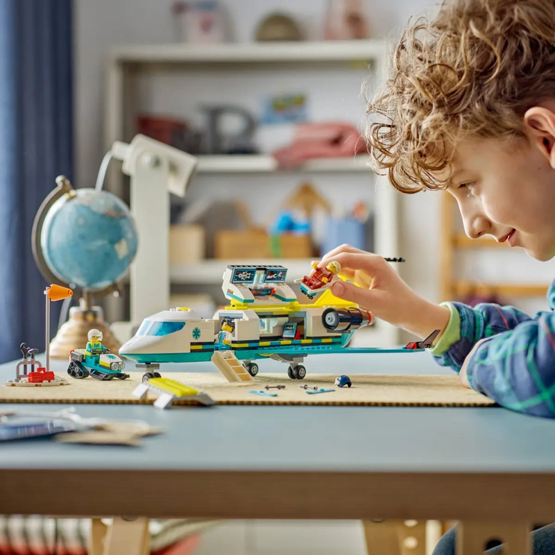 Lego City  Đồ Chơi Lắp Ráp Máy Bay Cứu Hộ Khẩn Cấp
