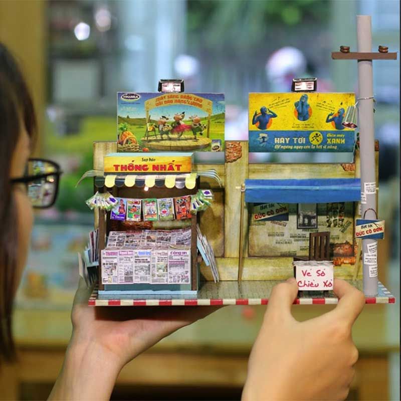 Mô Hình Sài Gòn Xưa Và Nay - Sạp Báo Sài Gòn - AD01