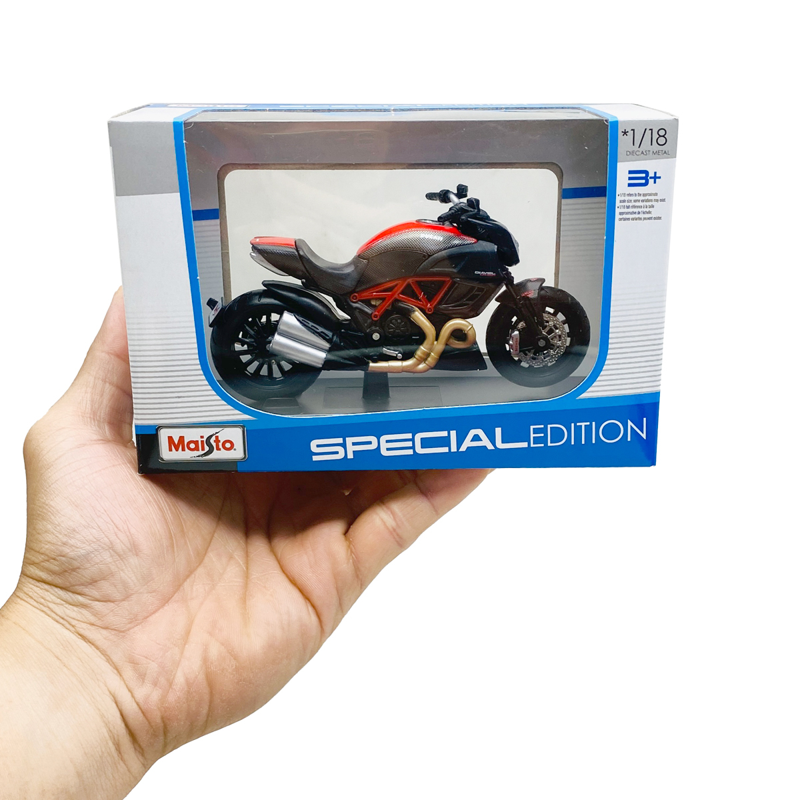 Maisto - Mô Tô Mô Hình 1:18 Ducati Diavel Carbon 10115/MT39300