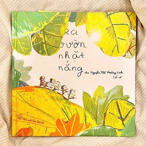 Ra Vườn Nhặt Nắng