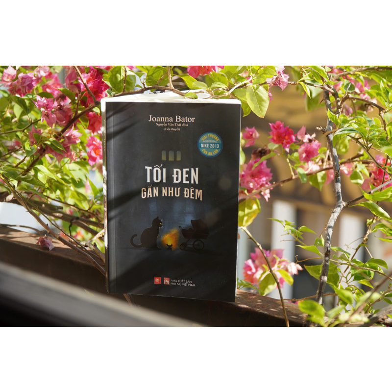 Tối Đen Gần Như Đêm