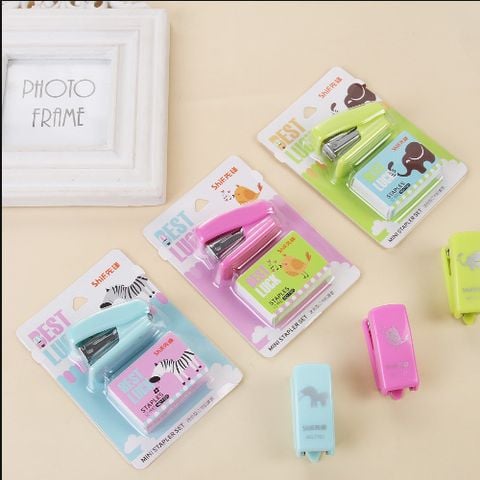 Vỉ Bấm Kim Kèm Kim Bấm 7101 ( Giao Mẫu Ngẫu Nhiên )