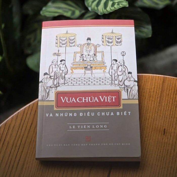 Vua Chúa Việt Và Những Điều Chưa Biết