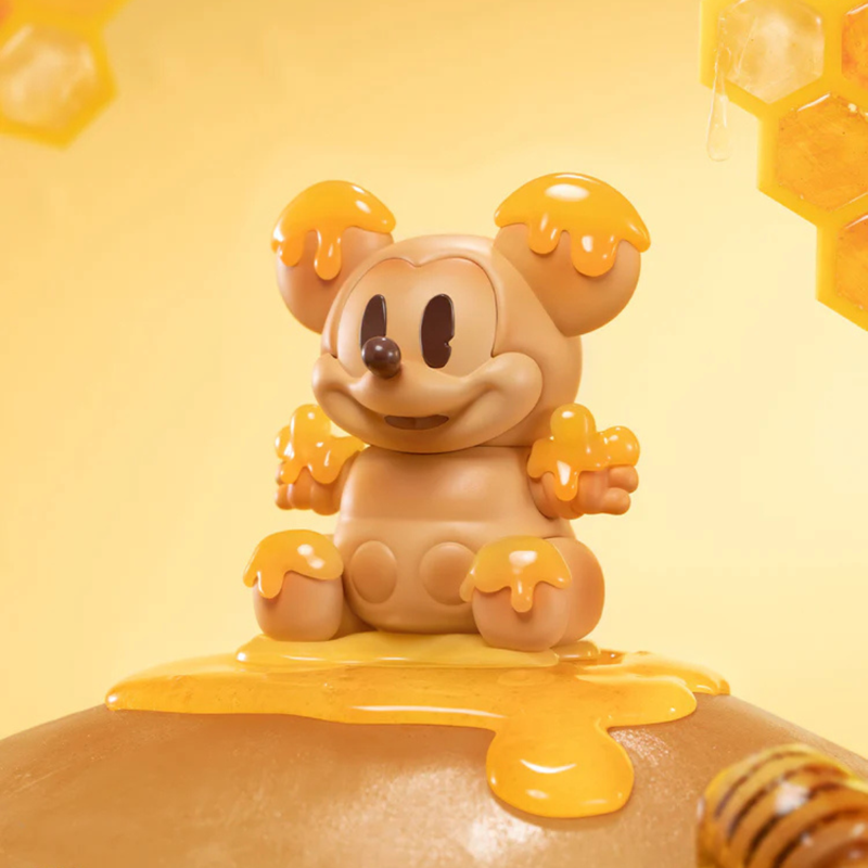 Pop Mart  Disney Mickey Childhood of Boundless Imagination Series Figures (Giao Mẫu Ngẫu Nhiên)