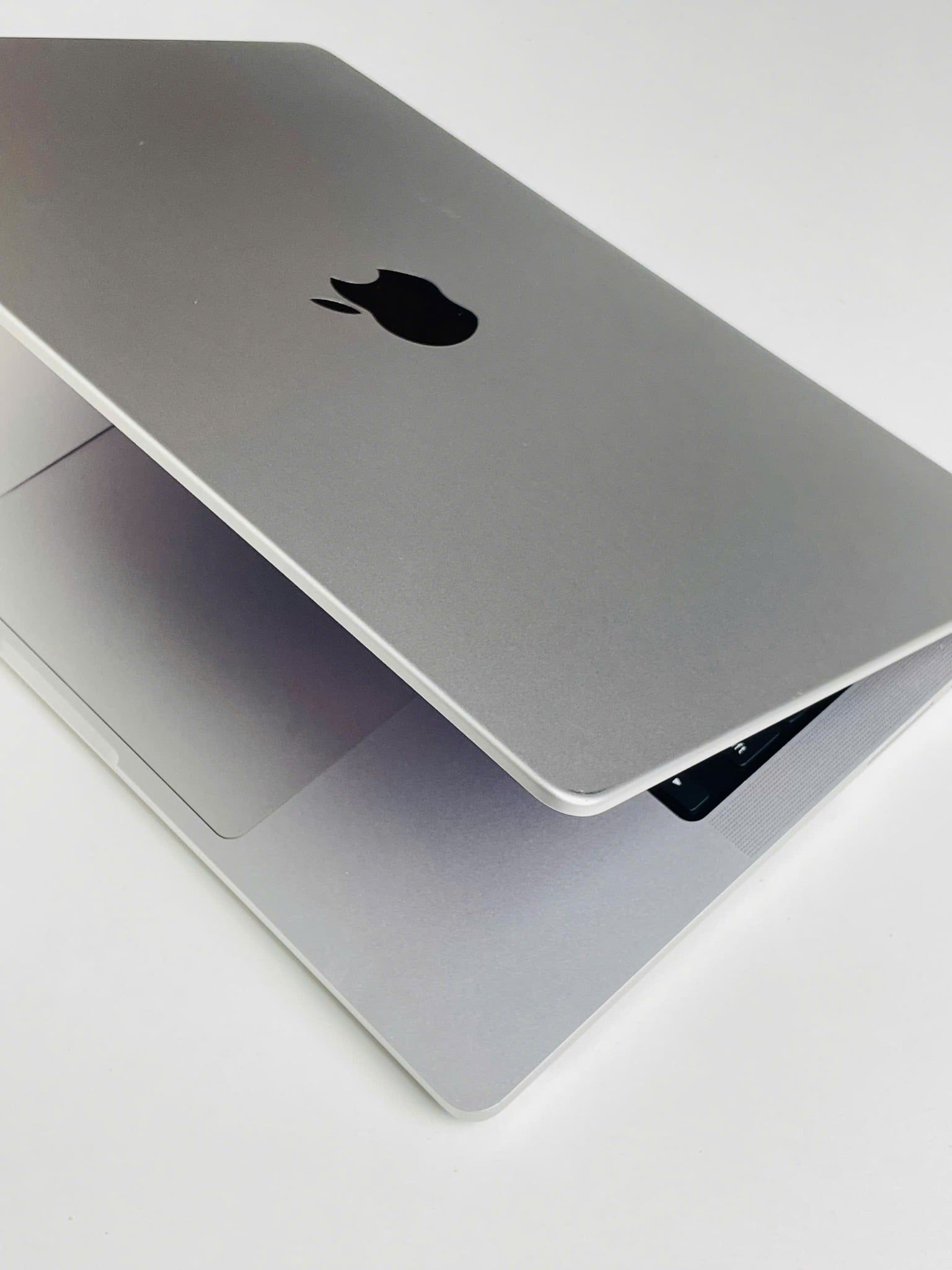 MacBook Pro 14” M1 Pro Silver | RAM 16GB | SSD 512GB | Likenew 99% ...