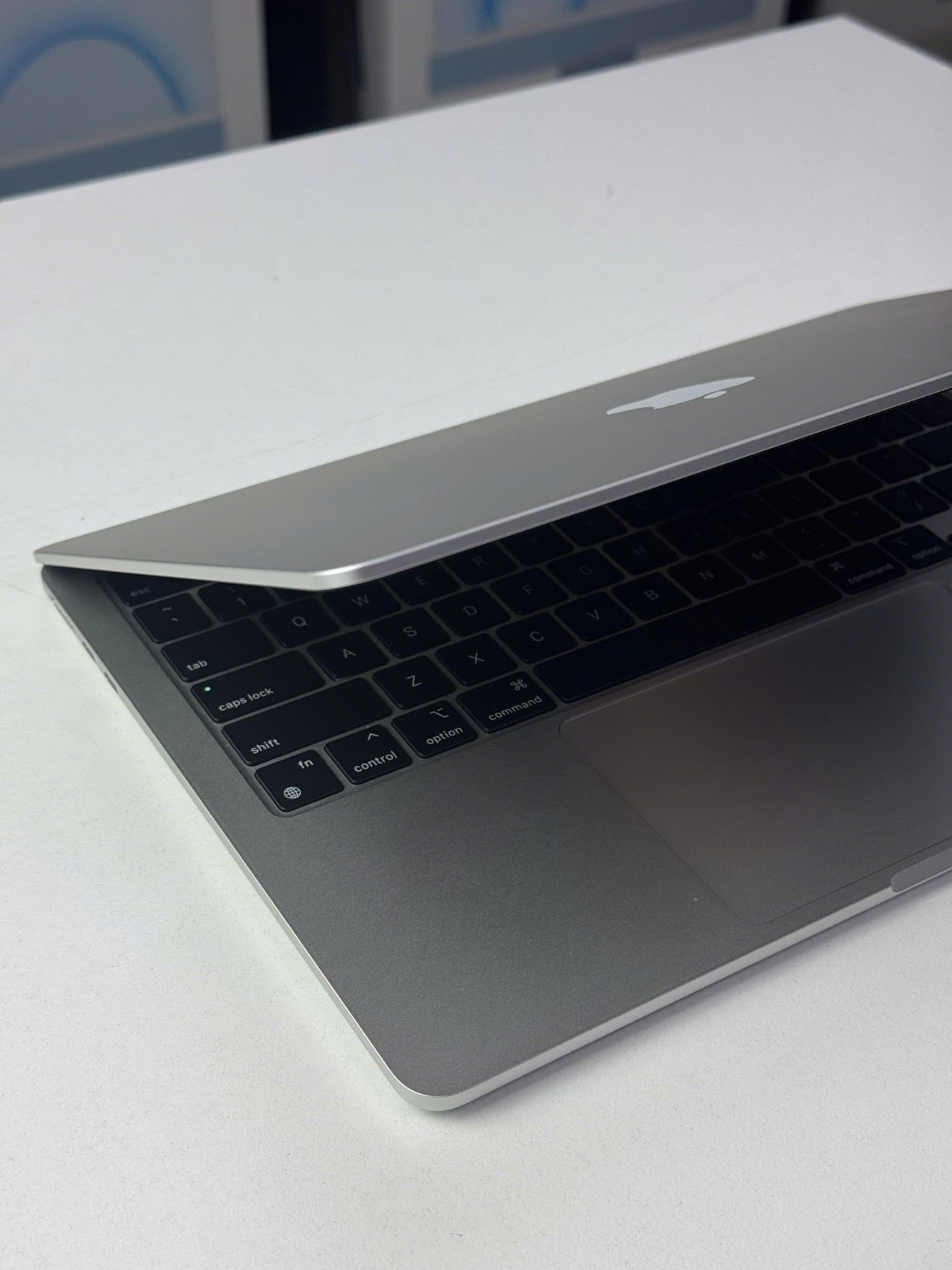 MacBook Air 13” M2 Silver | 24GB RAM | 512GB SSD | Pin 100% | Like
