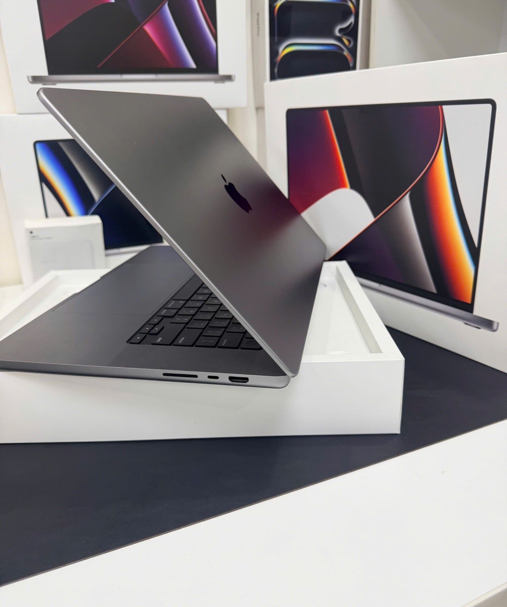 MacBook Pro 16 inch M1 Max | RAM 64GB | SSD 2TB | LikeNew 99% | Pin 9x ...