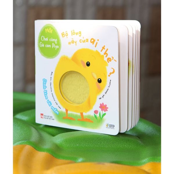 Bộ lông này của ai thế? - Chơi cùng gà con (Mới) - Tủ sách Ehon cho bé