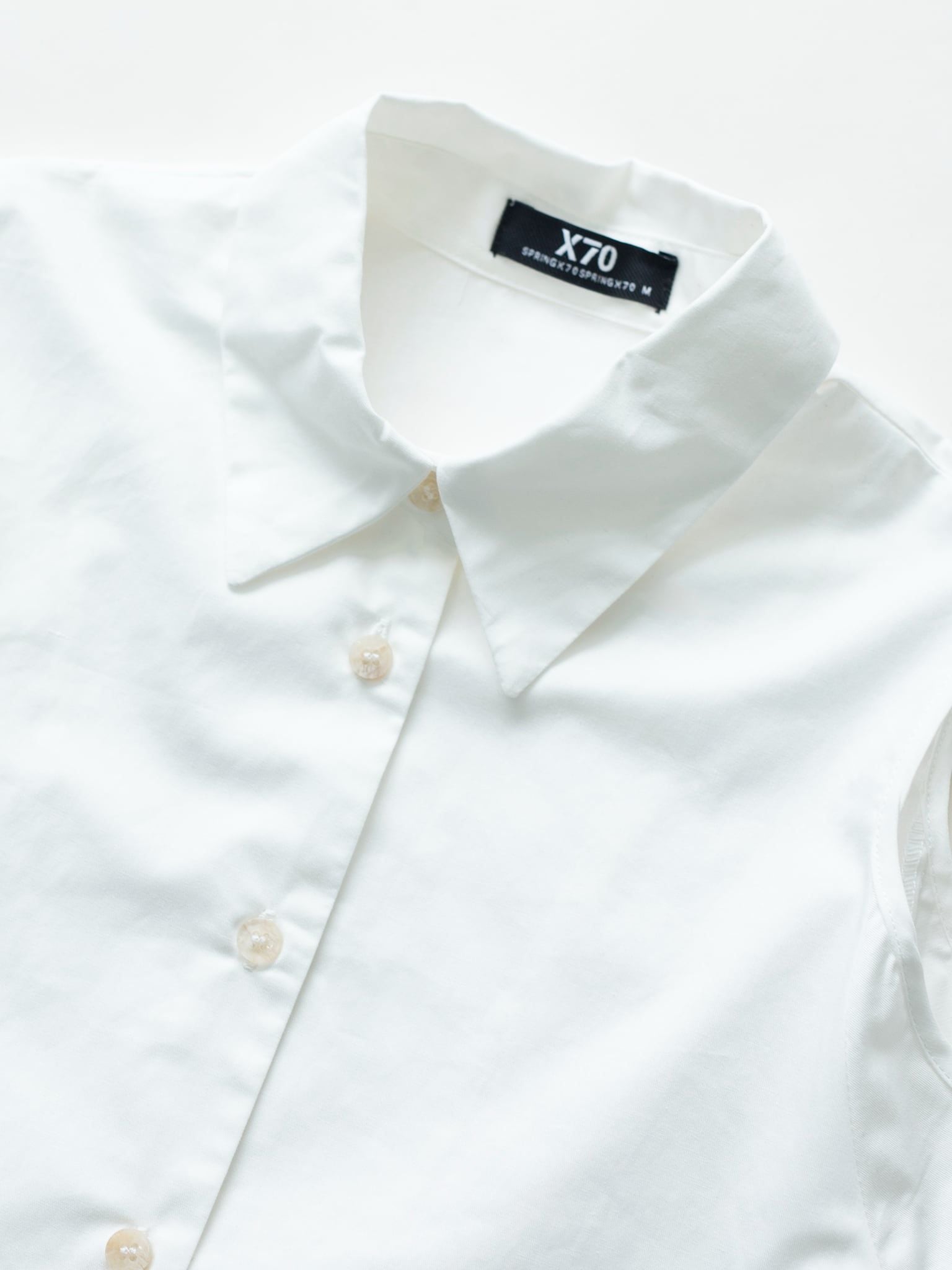 ÁO SƠ MI NỮ KHOÉT VAI COTTON