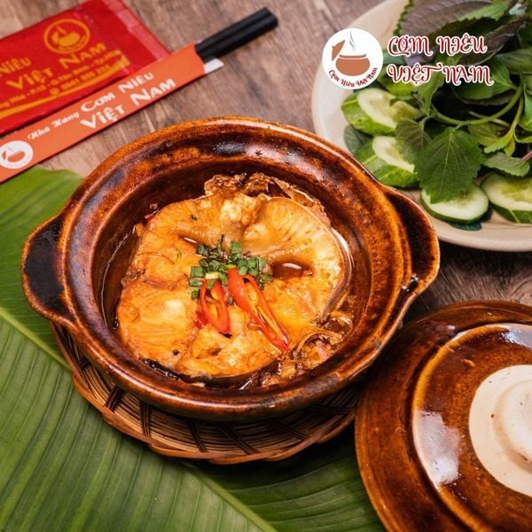  Cá dứa biển kho tộ 