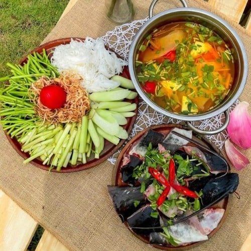  Lẩu cá lăng nấu măng chua 