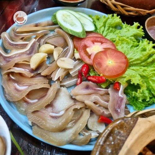  Tai heo ngâm nước mắm 