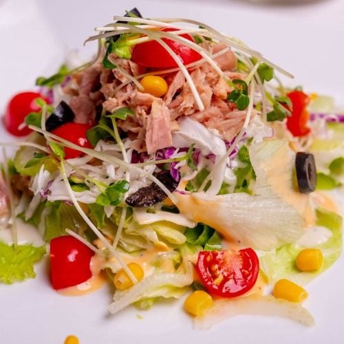  Salad cải mầm cá ngừ 