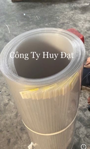 tam-nhua-pet-in-uv-gia-re-nhat-hien-nay