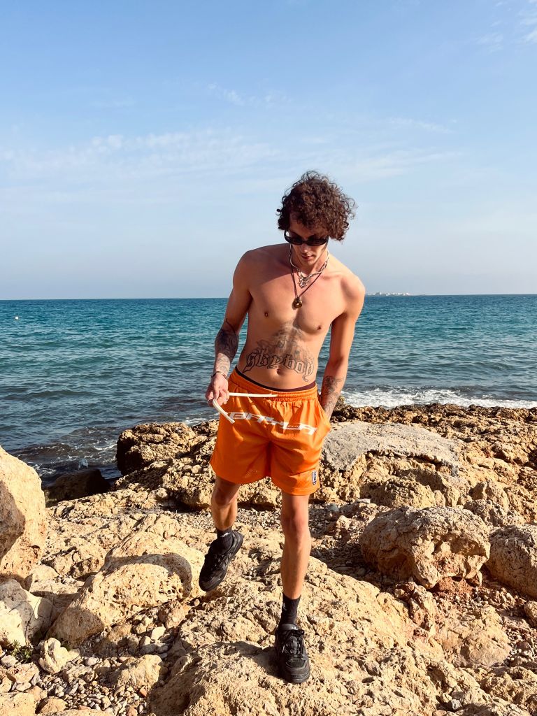 [BAYLA] - ENERGY SHORT