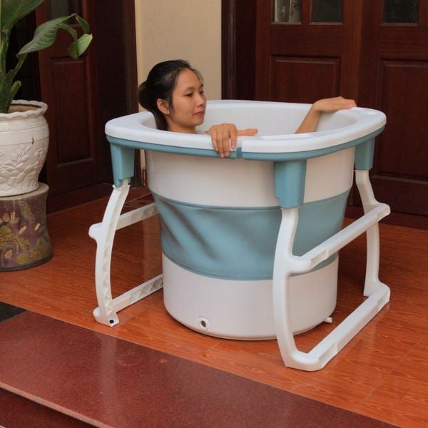 Bồn Tắm Gấp Gọn Tròn Bằng Nhựa Ngâm Người Thư Giãn