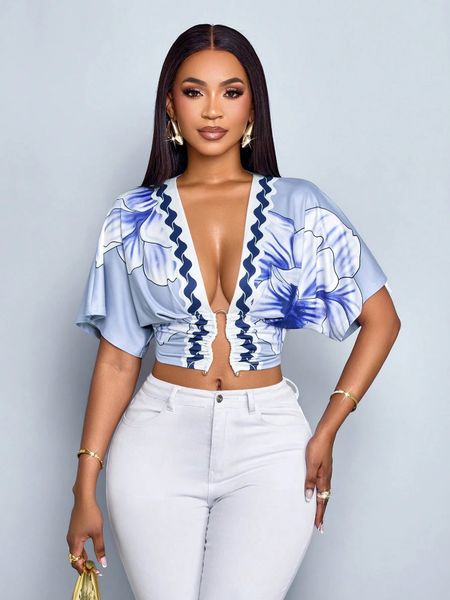 Áo Thun Nữ Tay Ngắn Dáng Ôm Cắt Khoét Phối Khoen Kim Loại Sành Điệu YN070