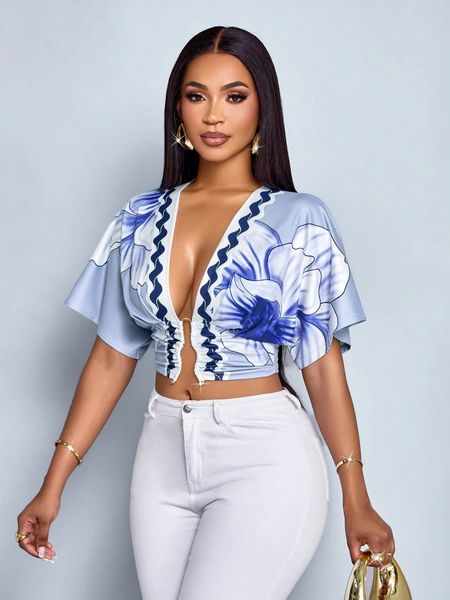 Áo Thun Nữ Tay Ngắn Dáng Ôm Cắt Khoét Phối Khoen Kim Loại Sành Điệu YN070