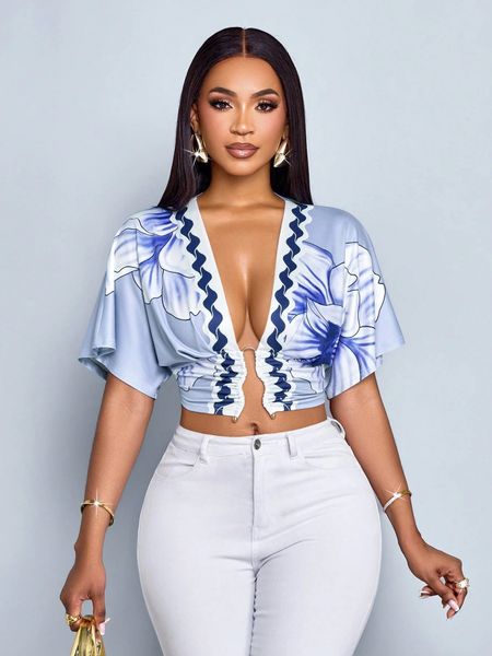 Áo Thun Nữ Tay Ngắn Dáng Ôm Cắt Khoét Phối Khoen Kim Loại Sành Điệu YN070