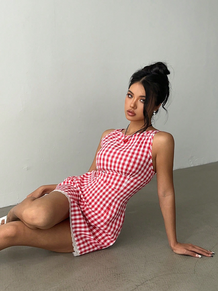 Đầm Mini Nữ Ôm Dáng Kẻ Caro Đỏ, Cổ Thuyền Sát Nách YN088