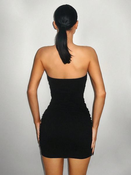 Đầm Nữ Sát Nách Ôm Dáng, Cổ Cách Điệu Khoét Sâu Đính Kim Loại YN171