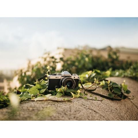  Bộ máy ảnh OM SYSTEM OM-3 kèm ống kính M.Zuiko Digital ED 12-45mm F4 PRO 