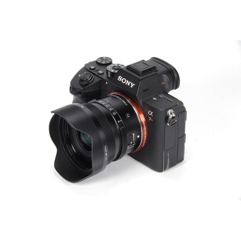 Ống kính Sigma AF 17mm F4 DG DN Contemporary ngàm Sony E