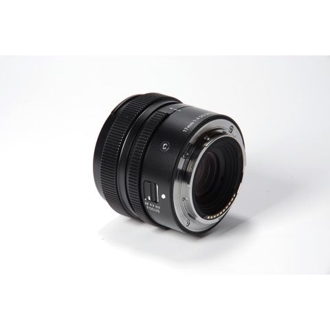 Ống kính Sigma AF 17mm F4 DG DN Contemporary ngàm Sony E