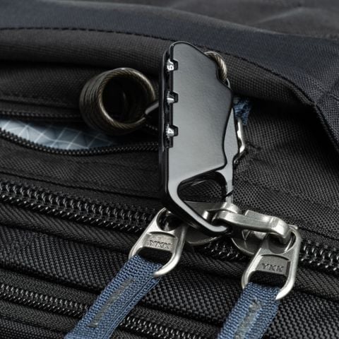  Vali máy ảnh Think Tank Airport Essentials Rolling Backpack 