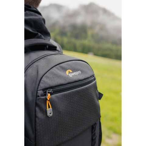  Balo máy ảnh Lowepro Adventura BP III (Black) 