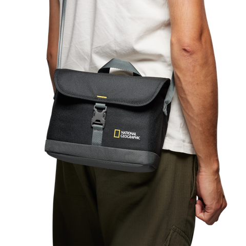  Túi máy ảnh National Geographic Shoulder Bag NG E2 2370 Black 