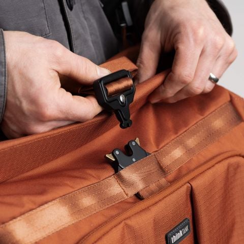  Túi máy ảnh Think Tank FocusPoint Crossbody 13L Urban Rust 