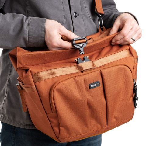  Túi máy ảnh Think Tank FocusPoint Crossbody 8L Urban Rust 