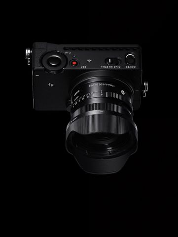  Ống kính Sigma 17mm F4 DG DN Contemporary ngàm Sony E 