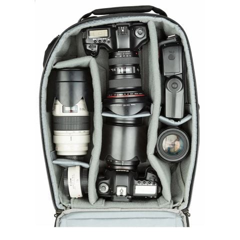  Vali máy ảnh Essentials Convertible Rolling Backpack Black 