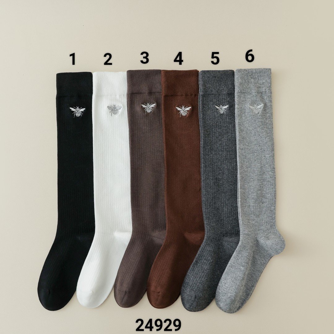 Tất len cao tới gối tuổi Teen thêu ong ( Free size )