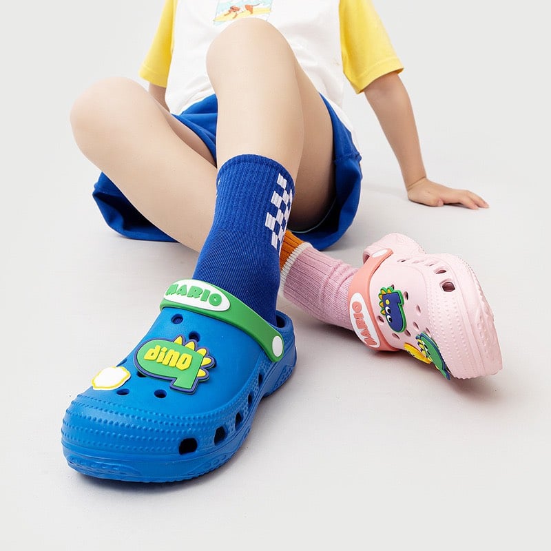 Sục nhựa quai chữ Mario đính jibit nhiều màu