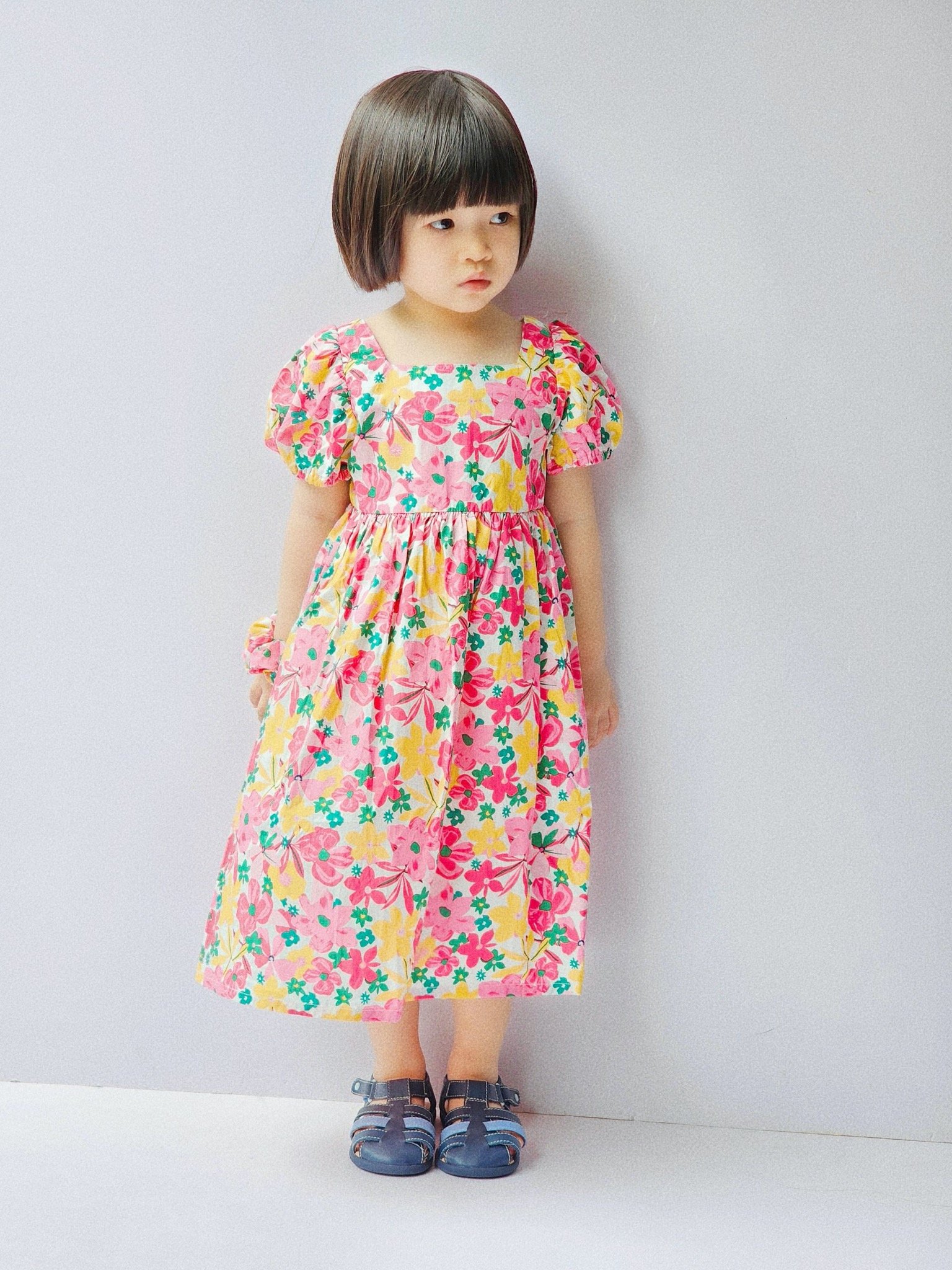 V00025 - Váy thô hoa đỏ kèm chun buộc tóc size 110-150